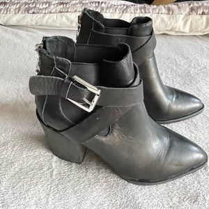 Ladies Wishbone Ankle Boots